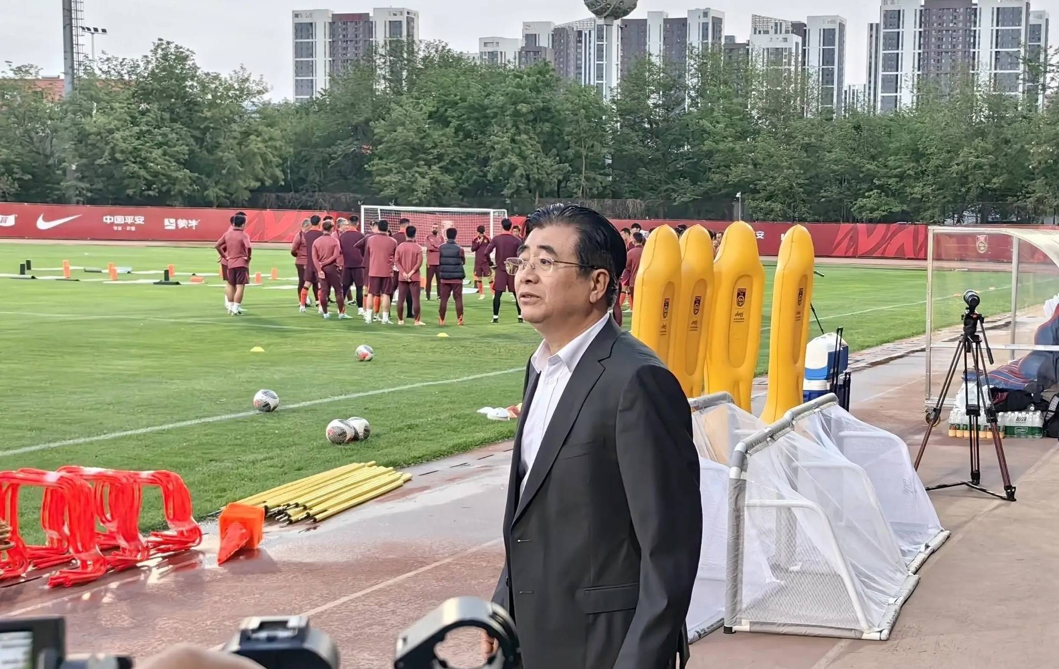 马赛训练开放日，清晨官宣签约引欢呼，中超在即，年轻球员得到机会的简单介绍